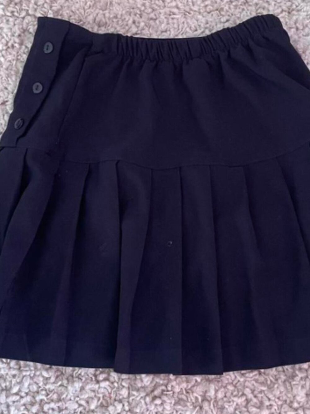 Academy style solid color pleated skirt
